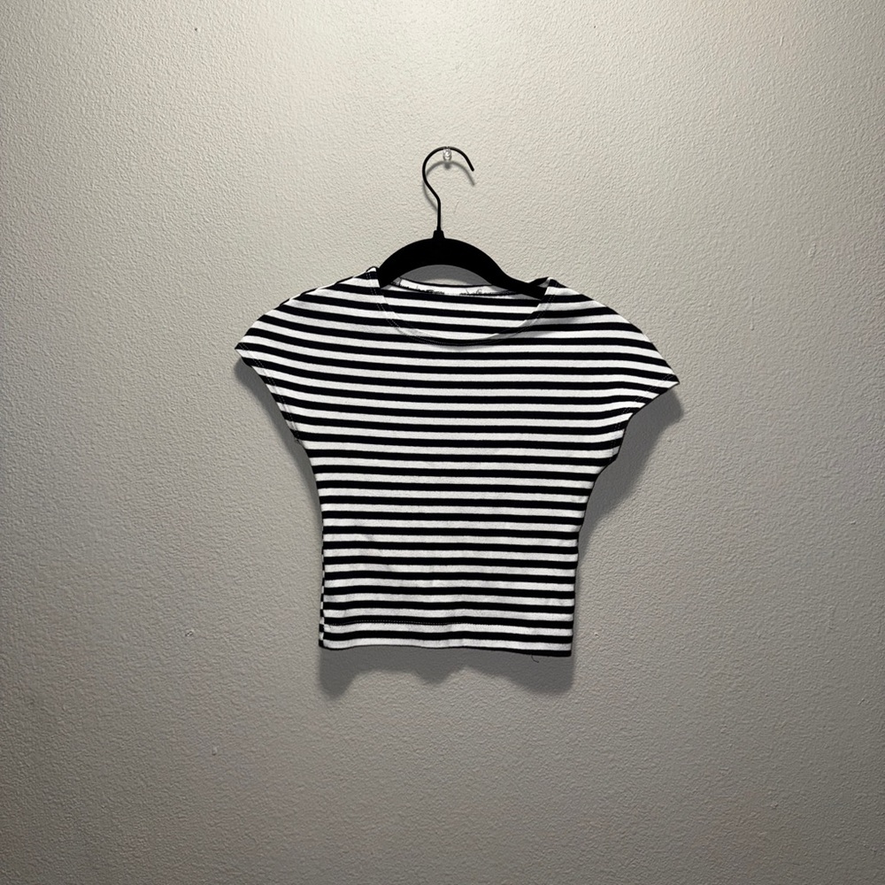 H&M Striped Short Sleeve Crop Top